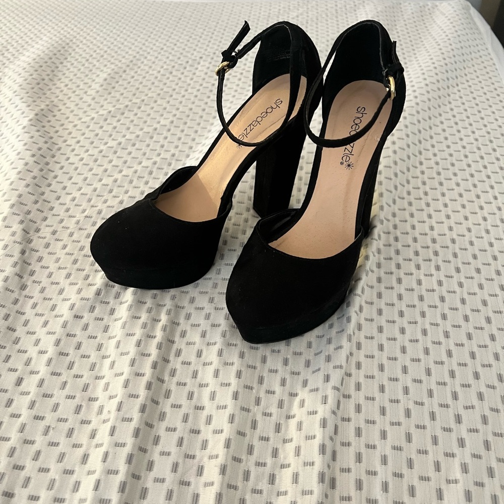 COPY - like new, size 6 platform , 5 inch heels, new condition
